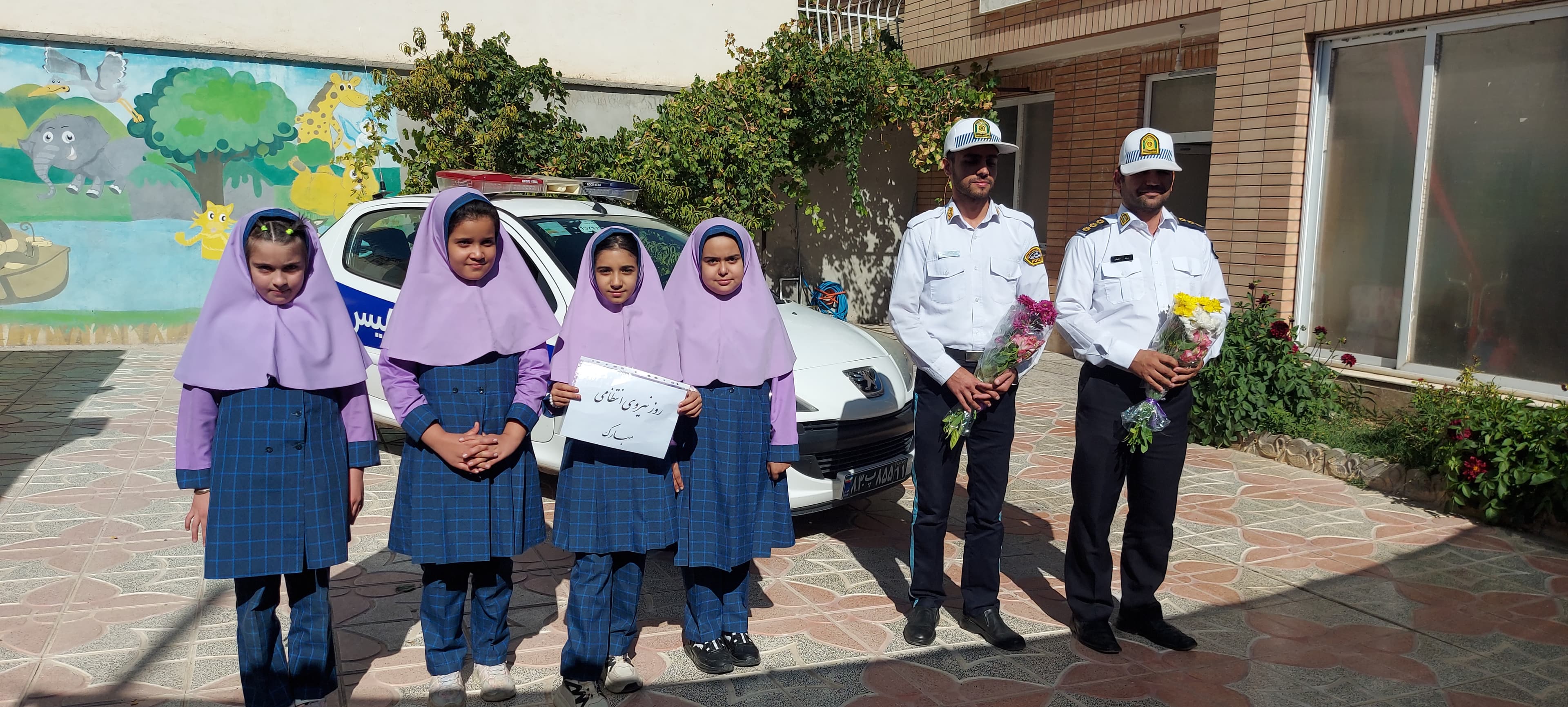 حضور پلیس راهنمایی رانندگی به مناسب هفته نیرو انتظامی