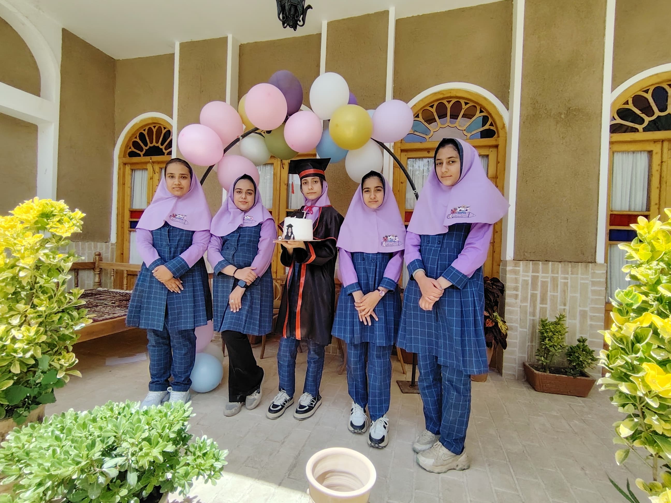 فارغالتحصیلی کلاس ششمی ها در عمارت میرزا مهدی خان استرآبادی